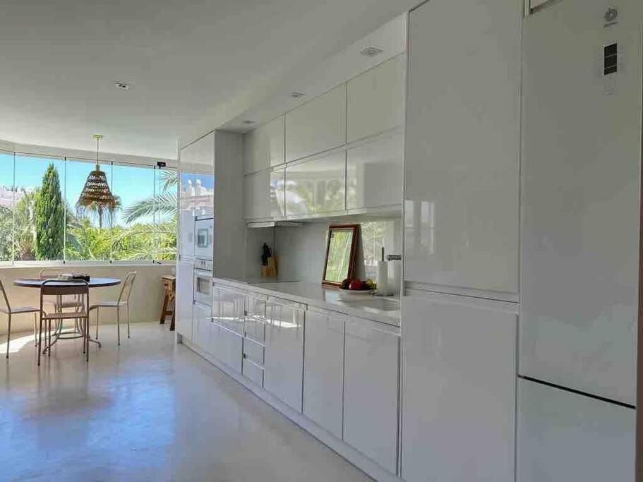 Modern 2 Bedroom In Marbella Real Luaran gambar